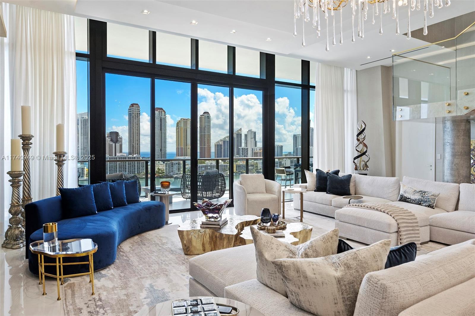 PRIVE CONDO - Residential