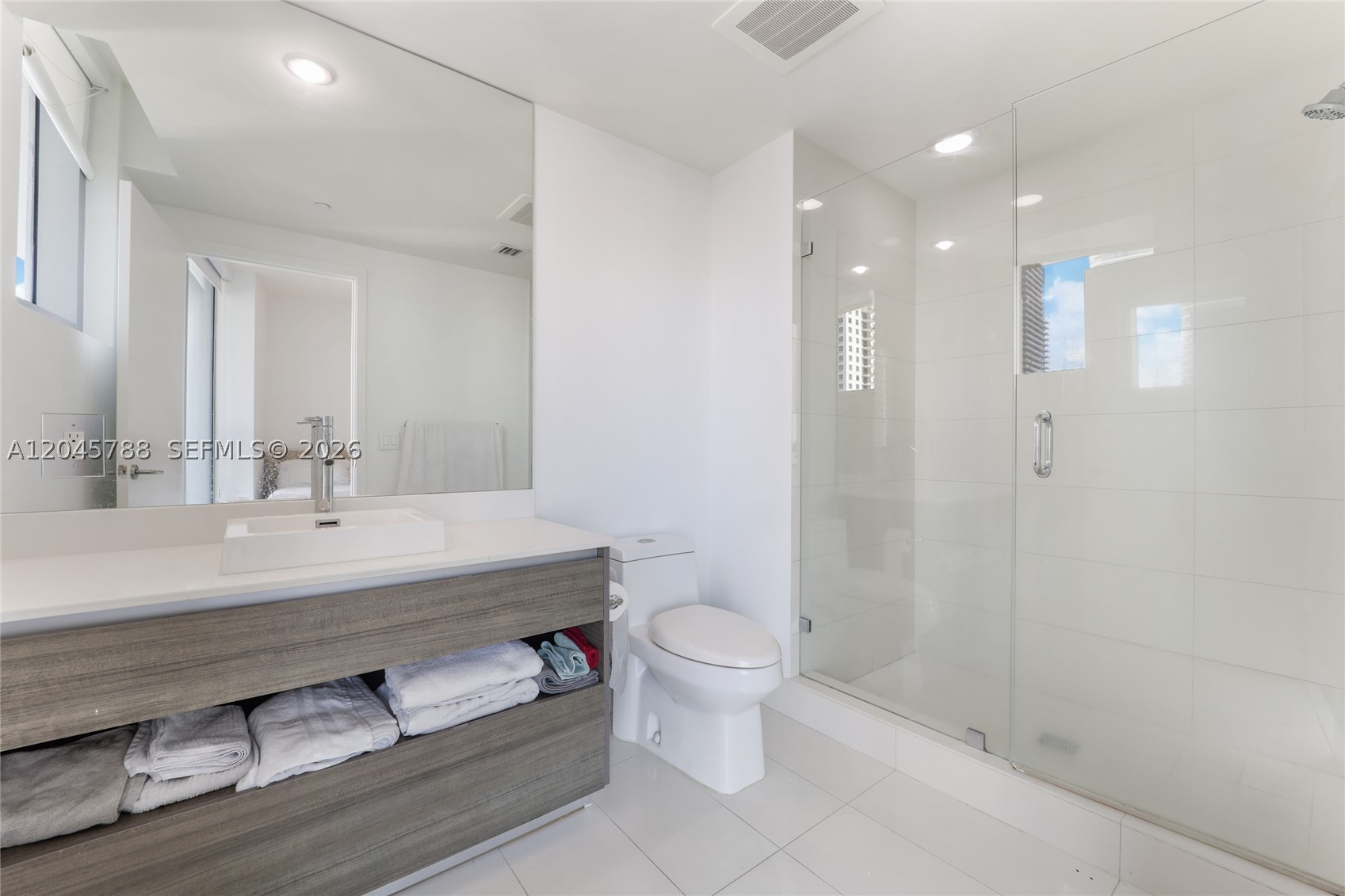 1100 MILLECENTO RESIDENCE - Residential