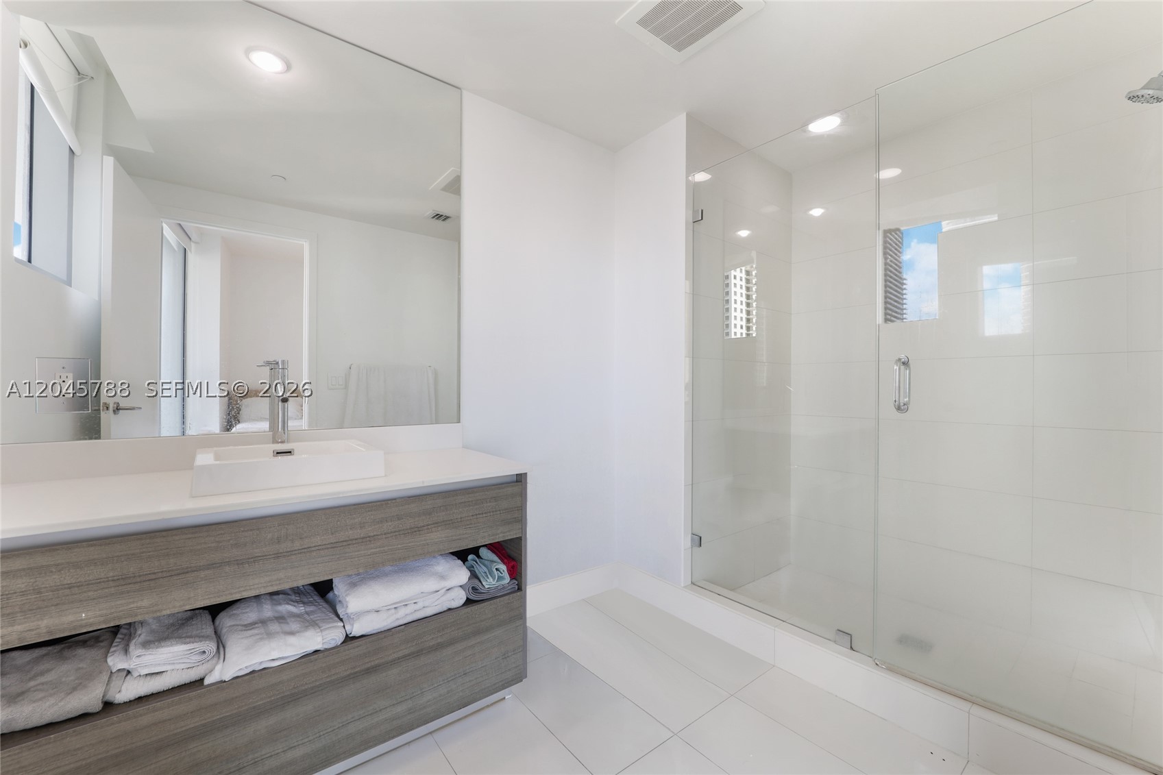 1100 MILLECENTO RESIDENCE - Residential
