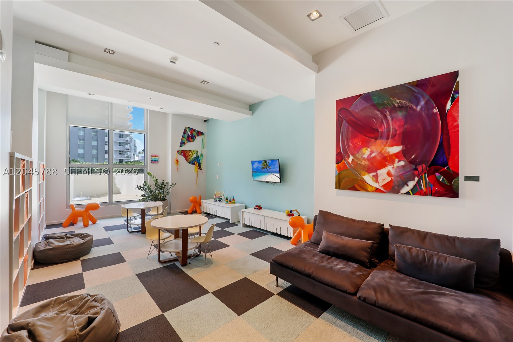 1100 MILLECENTO RESIDENCE - Residential