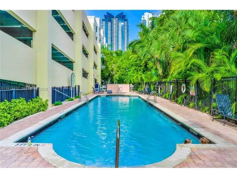 PORTO BELLAGIO CONDO - Residential