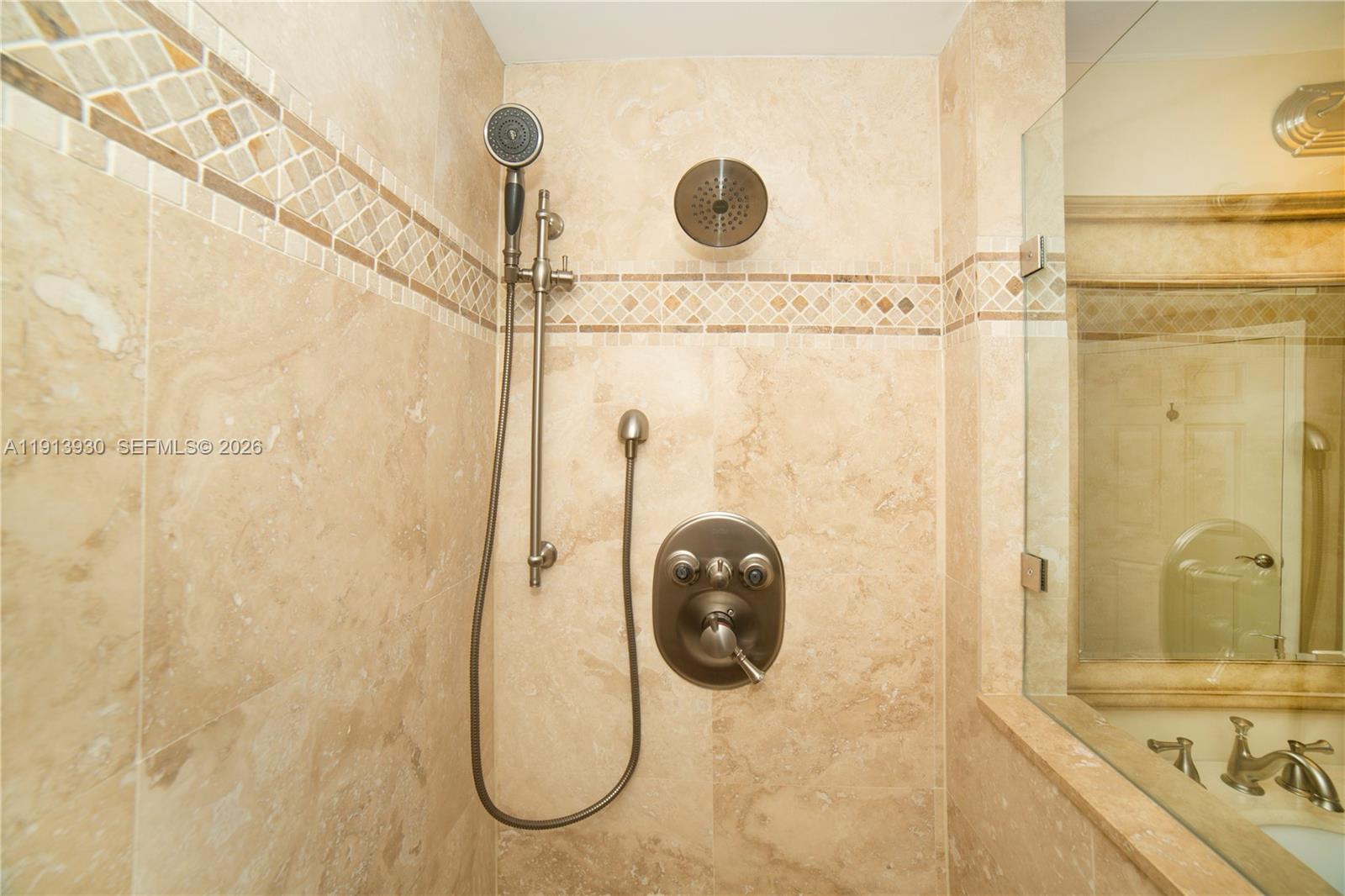PORTO BELLAGIO CONDO - Residential