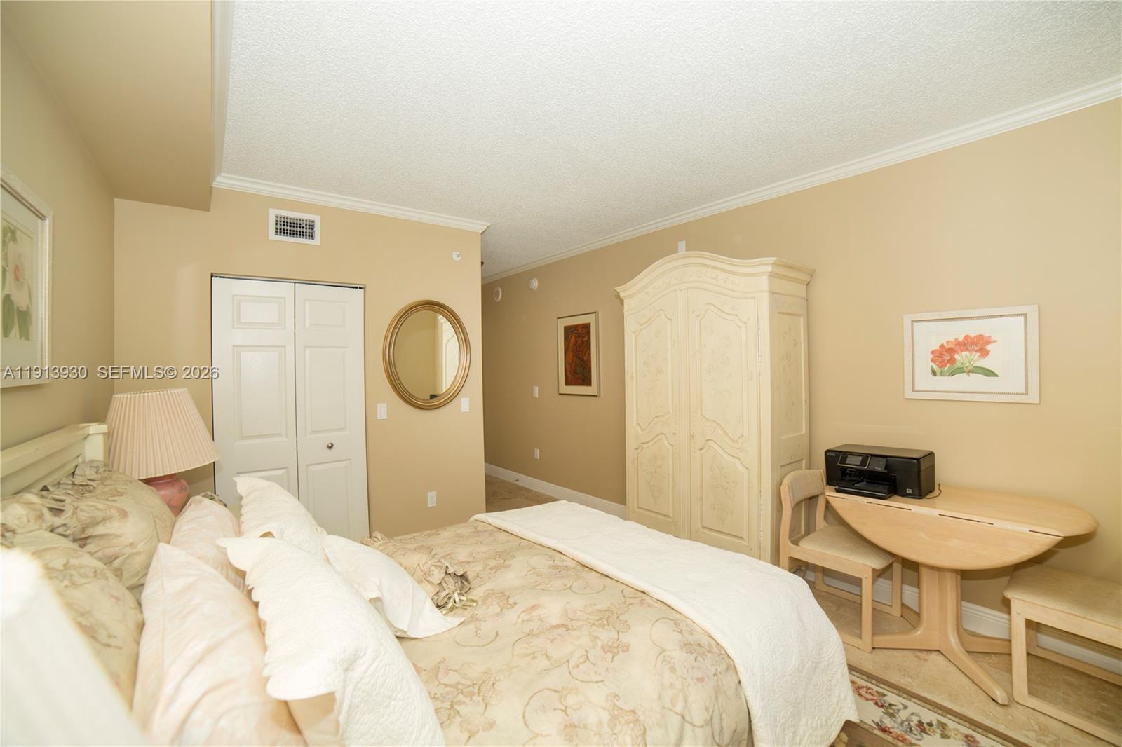 PORTO BELLAGIO CONDO - Residential