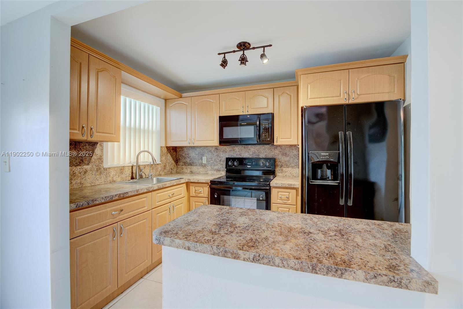 SUNRISE LAKES 50 CONDO - Residential