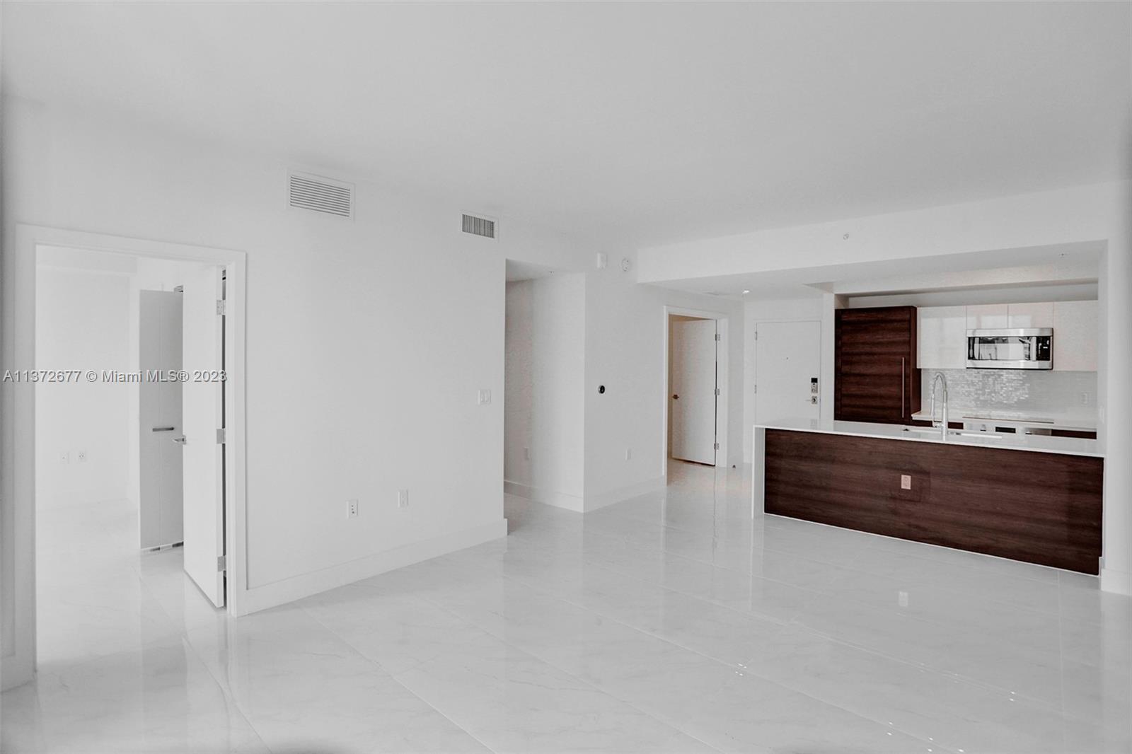 MERRICK MANOR - Residential Lease