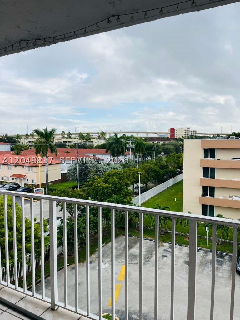 FONTAINEBLEAU GARDENS CON - Residential Lease