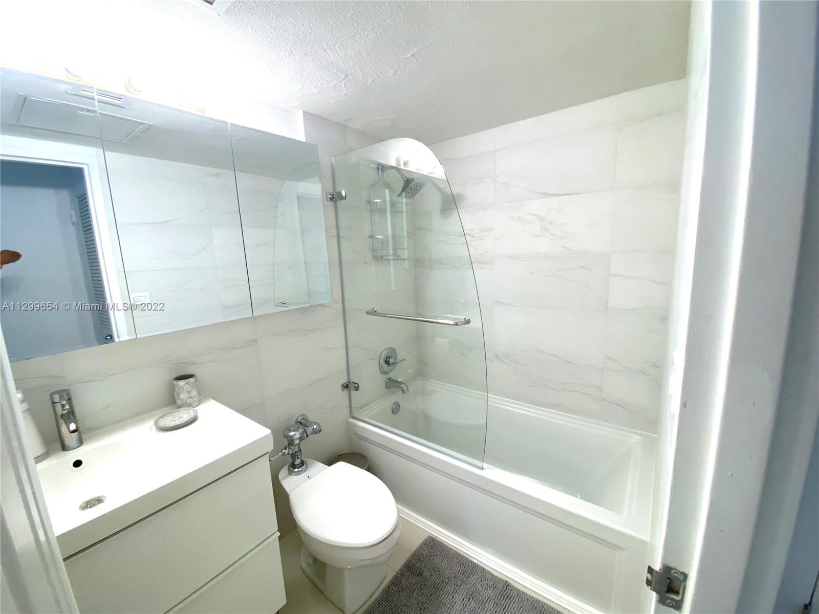 FLAMINGO SOUTH BEACH I CO - Residential Lease
