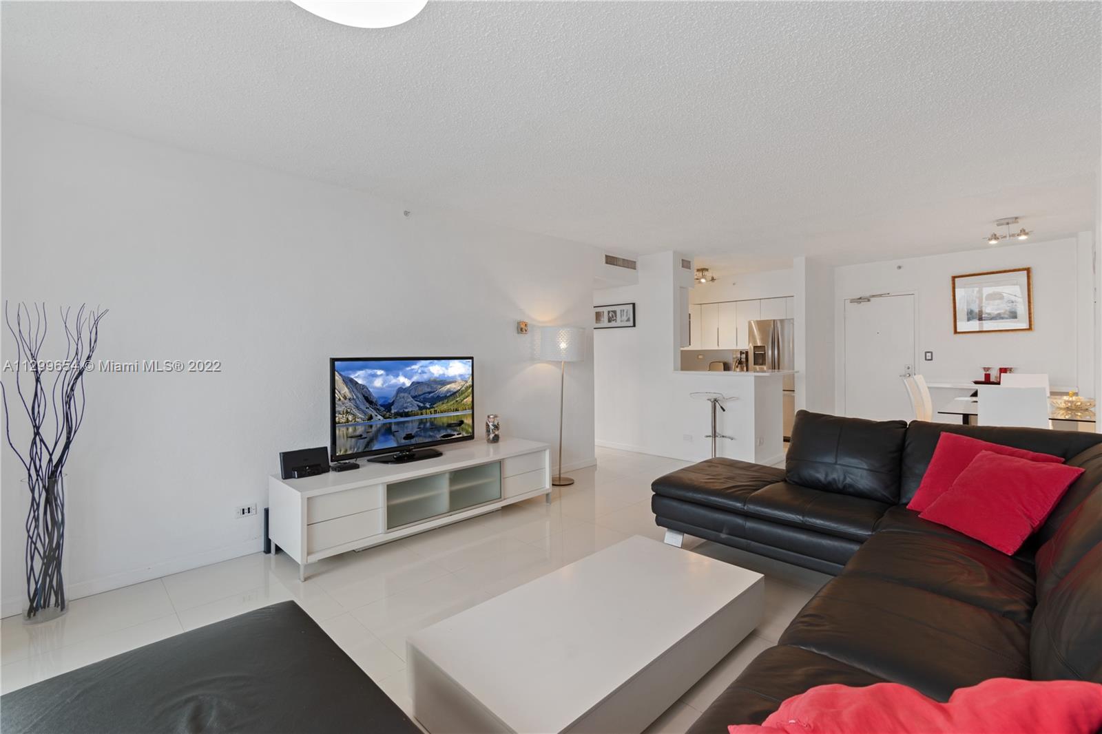 FLAMINGO SOUTH BEACH I CO - Residential Lease