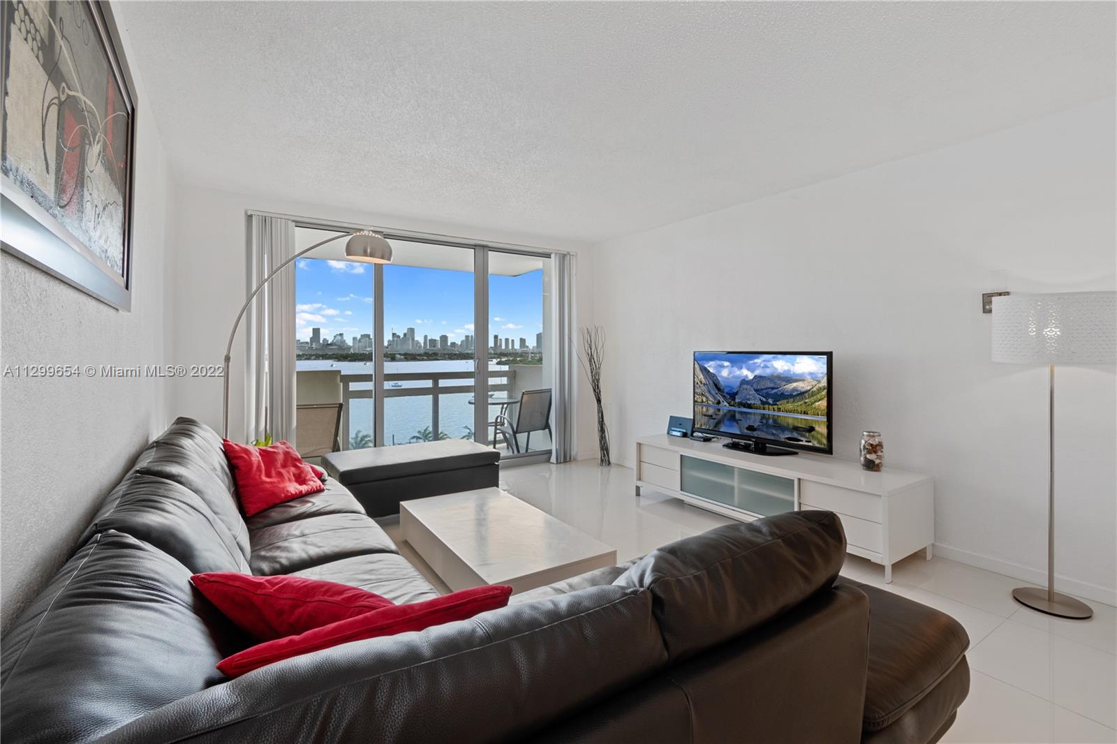 FLAMINGO SOUTH BEACH I CO - Residential Lease