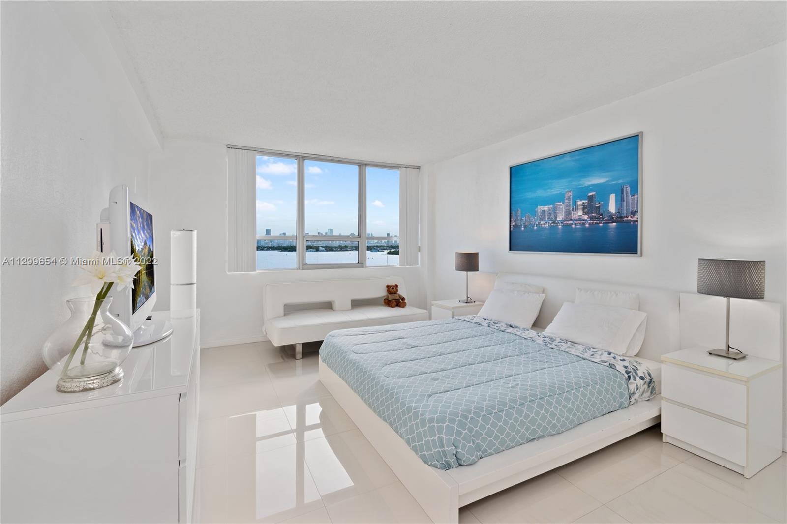 FLAMINGO SOUTH BEACH I CO - Residential Lease