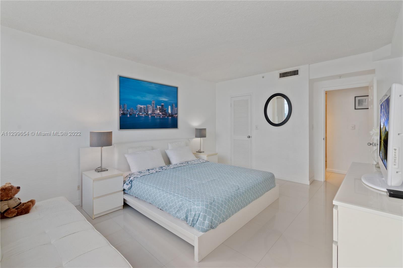 FLAMINGO SOUTH BEACH I CO - Residential Lease