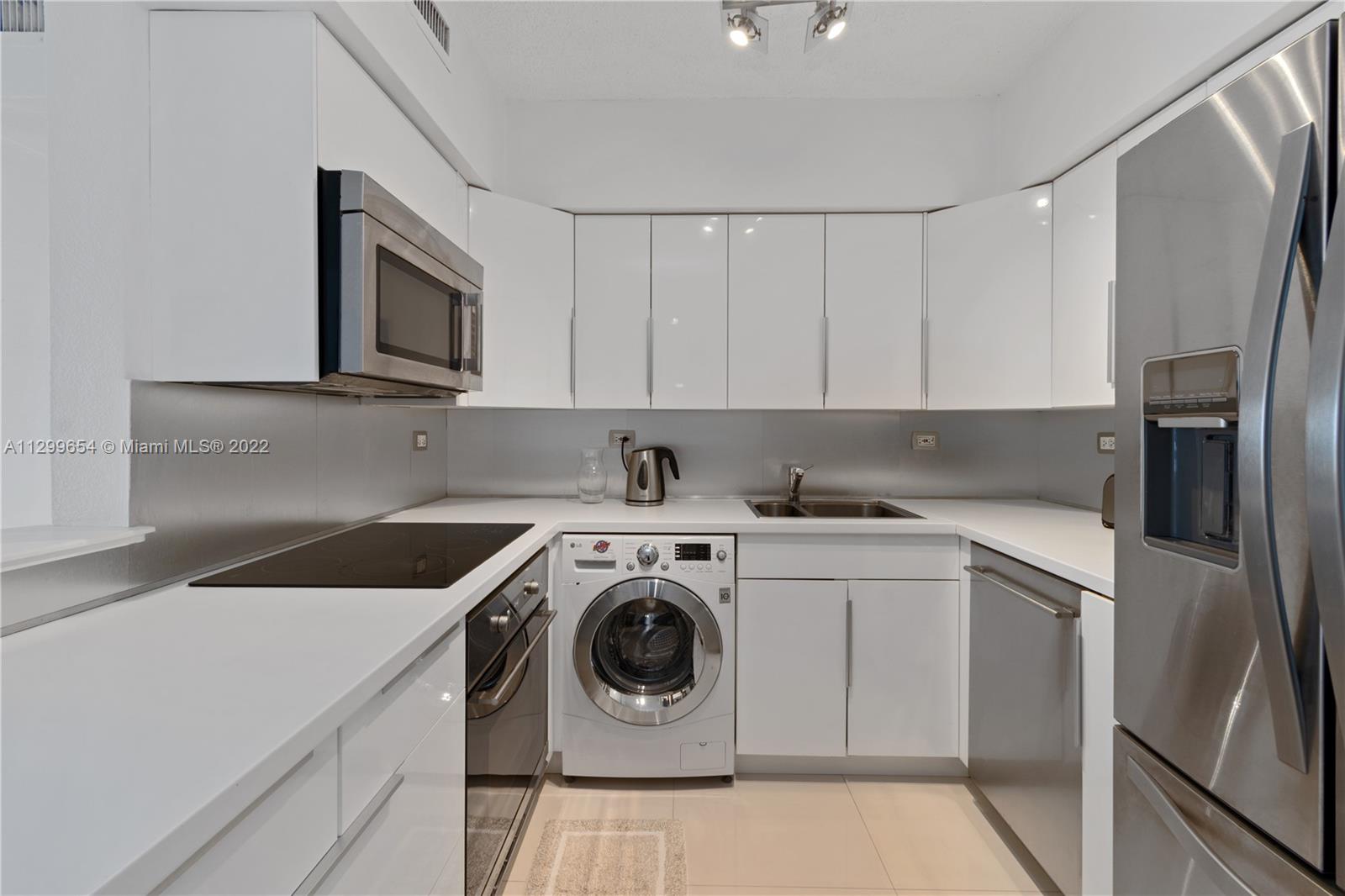 FLAMINGO SOUTH BEACH I CO - Residential Lease