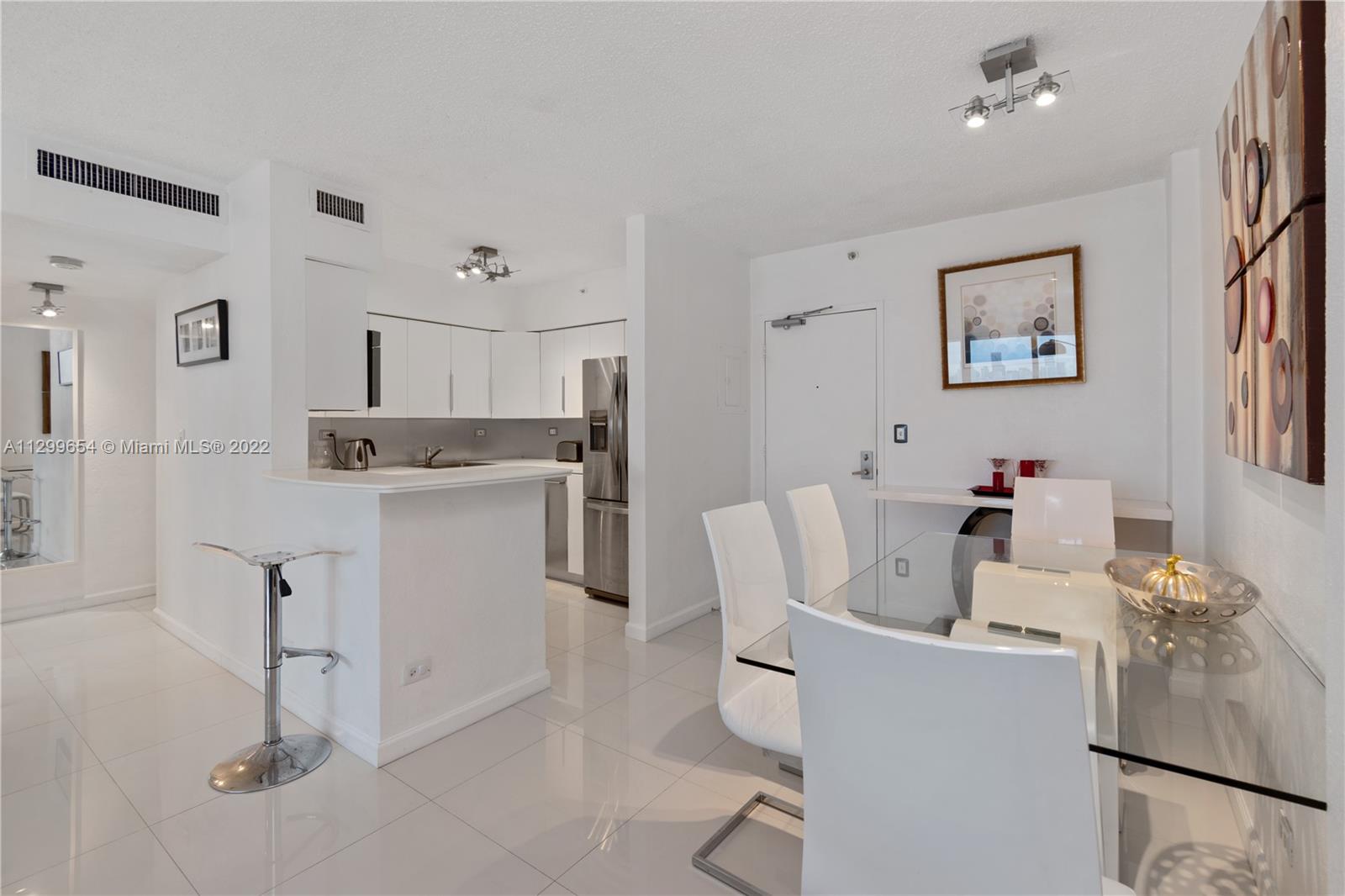 FLAMINGO SOUTH BEACH I CO - Residential Lease