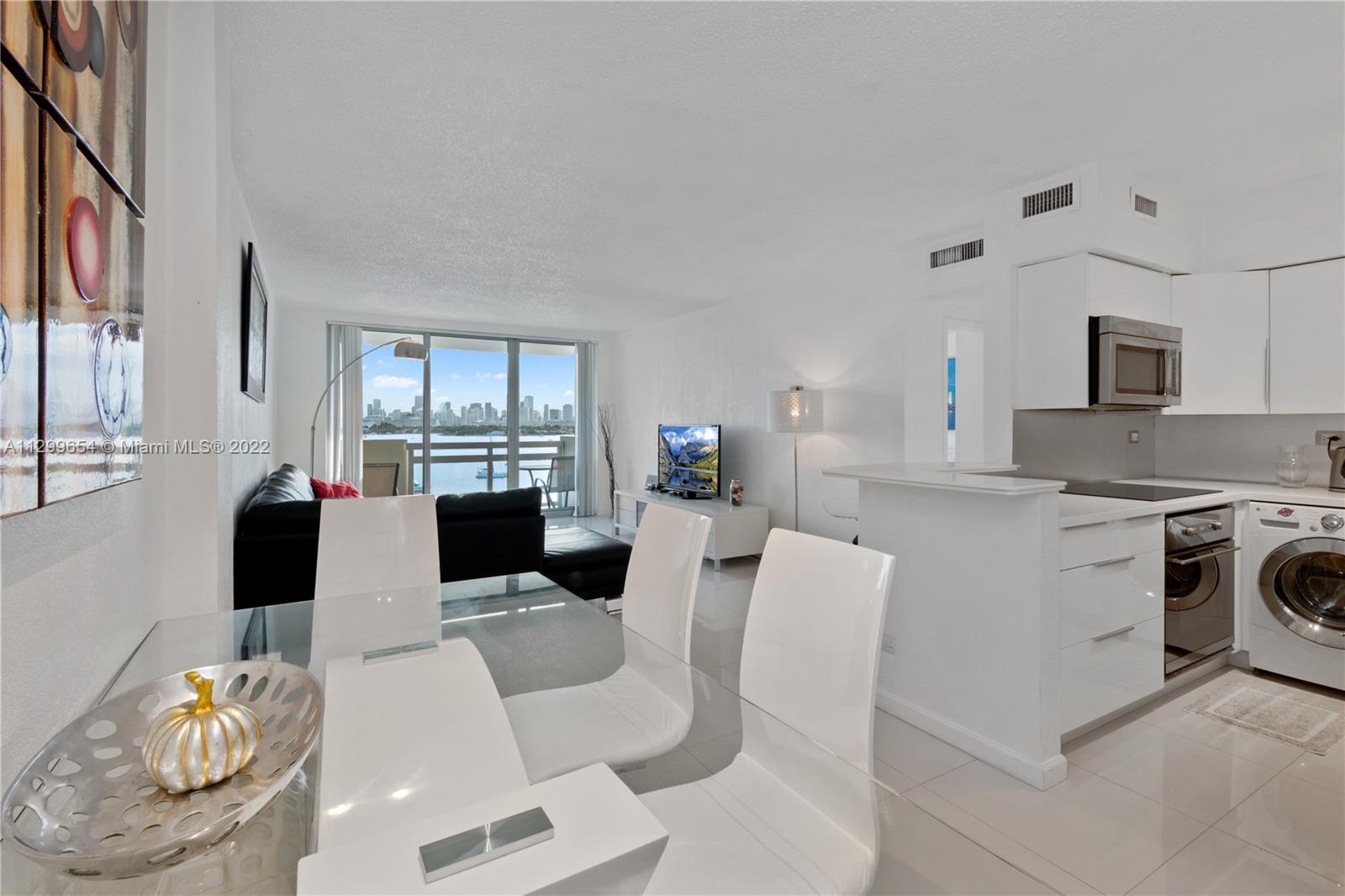 FLAMINGO SOUTH BEACH I CO - Residential Lease