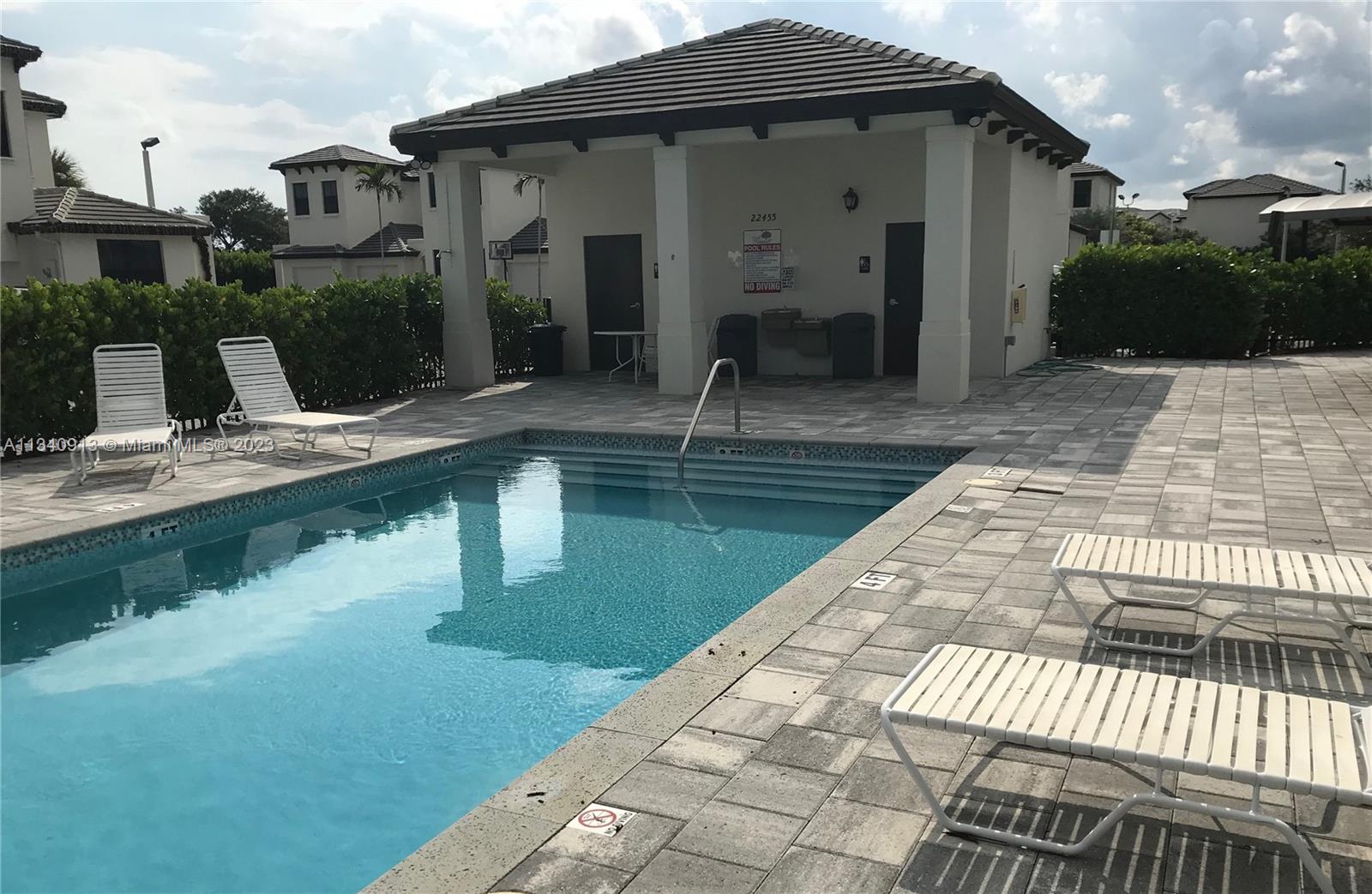OAK HAMMOCK TOWNHOMES SUB - Residential