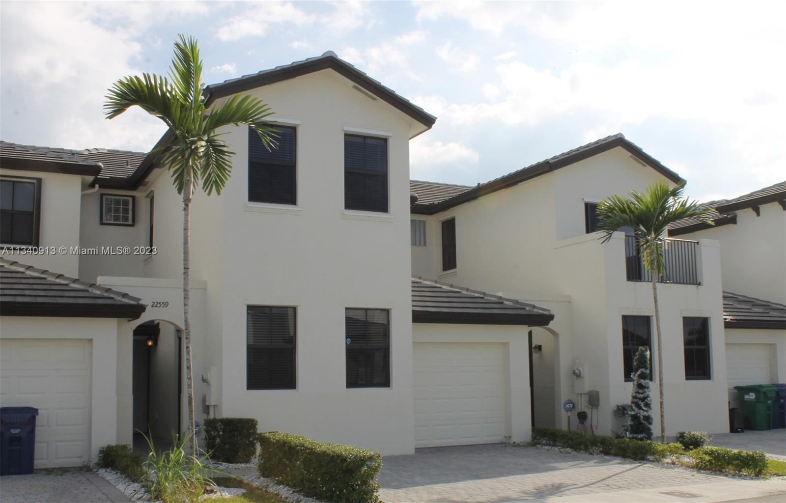Beautiful townhome in sought out Oak Hammocks. Built in 2016 this property offers 4 bedrooms and 3.5 bathrooms. The bedroom downstairs can be used as an in-law quarter, is unit is  great for a big family. This gated community has easy access to Turnpike, black point marina and offers a beautiful swimming pool for rest and relaxation.