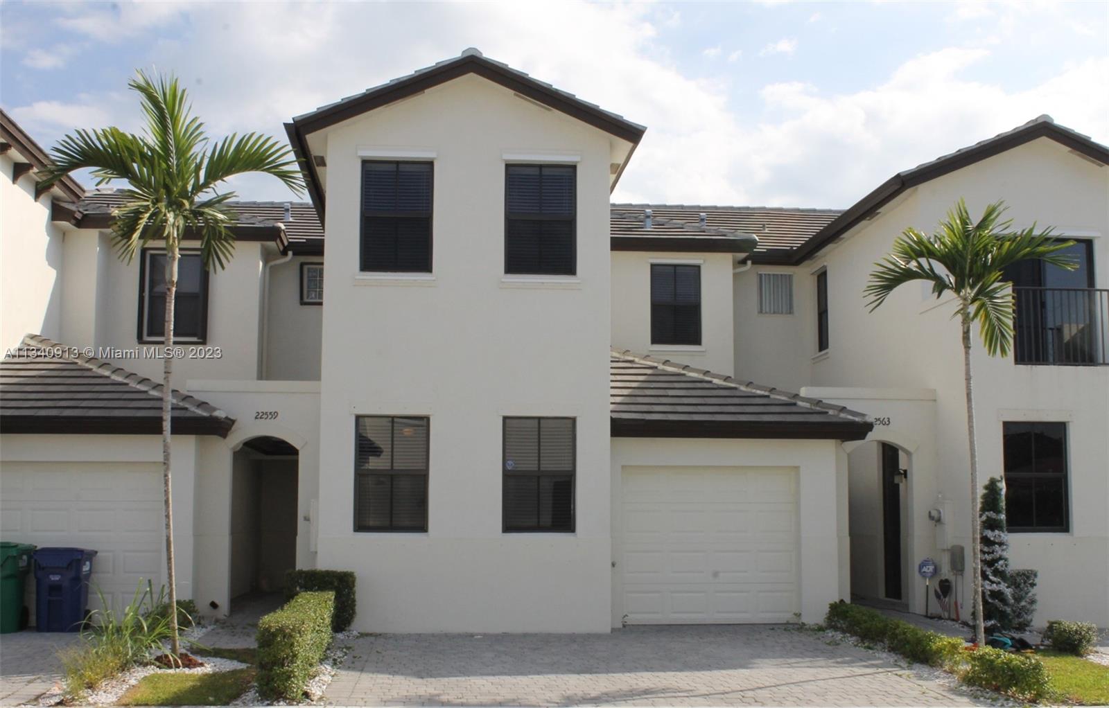 OAK HAMMOCK TOWNHOMES SUB - Residential