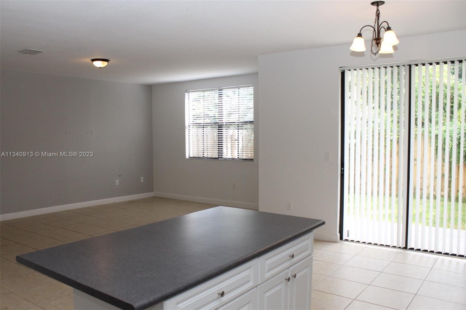 OAK HAMMOCK TOWNHOMES SUB - Residential