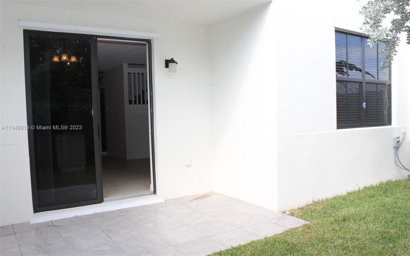 OAK HAMMOCK TOWNHOMES SUB - Residential