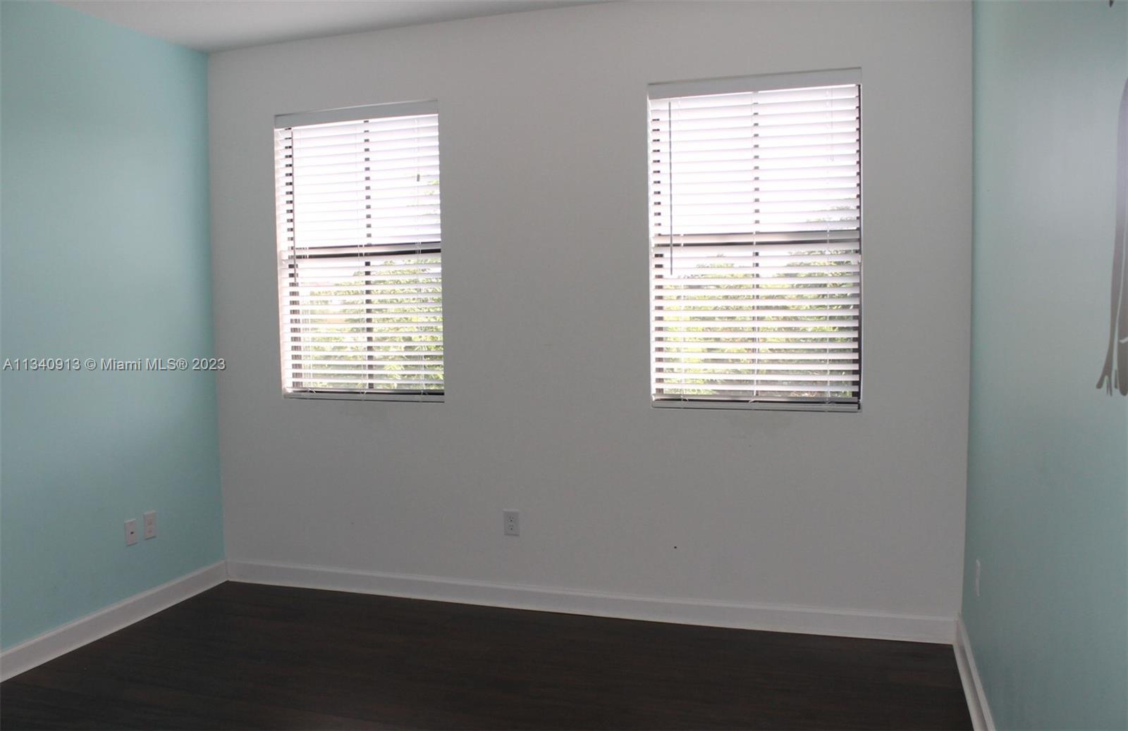 OAK HAMMOCK TOWNHOMES SUB - Residential