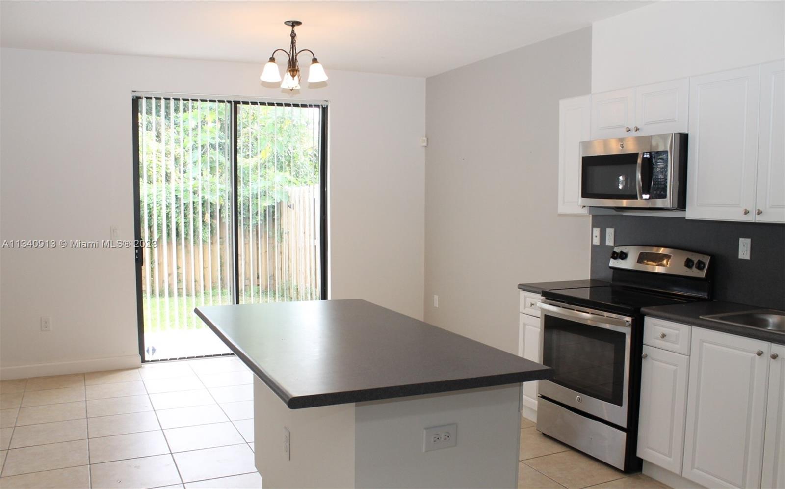 OAK HAMMOCK TOWNHOMES SUB - Residential