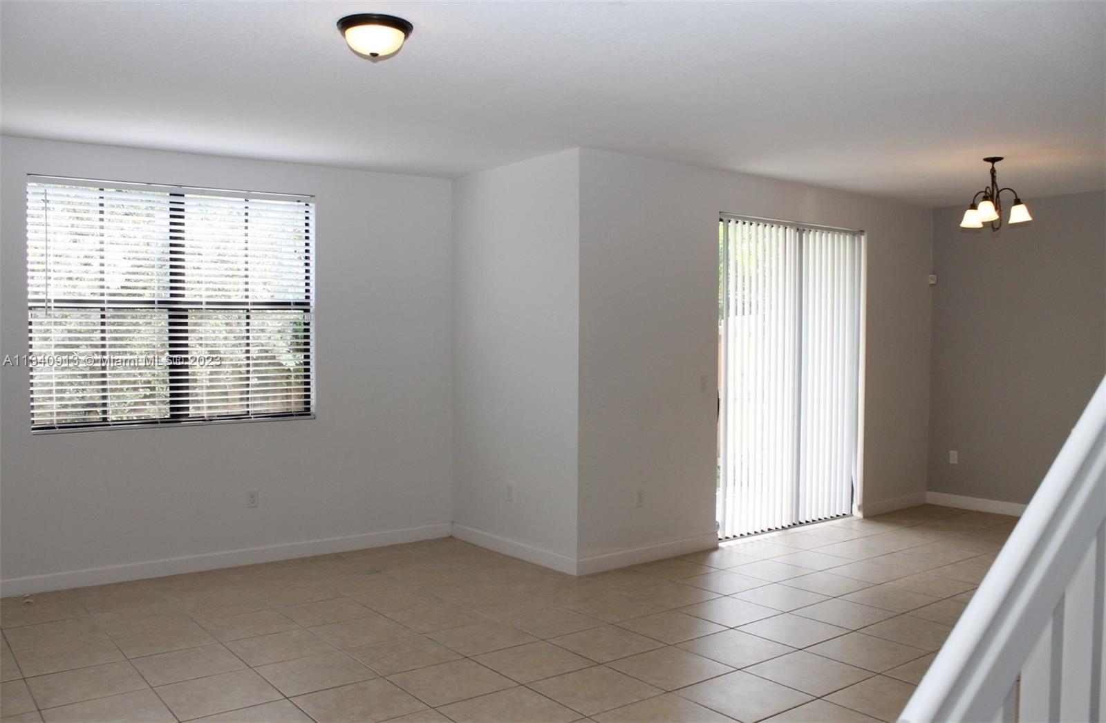 OAK HAMMOCK TOWNHOMES SUB - Residential