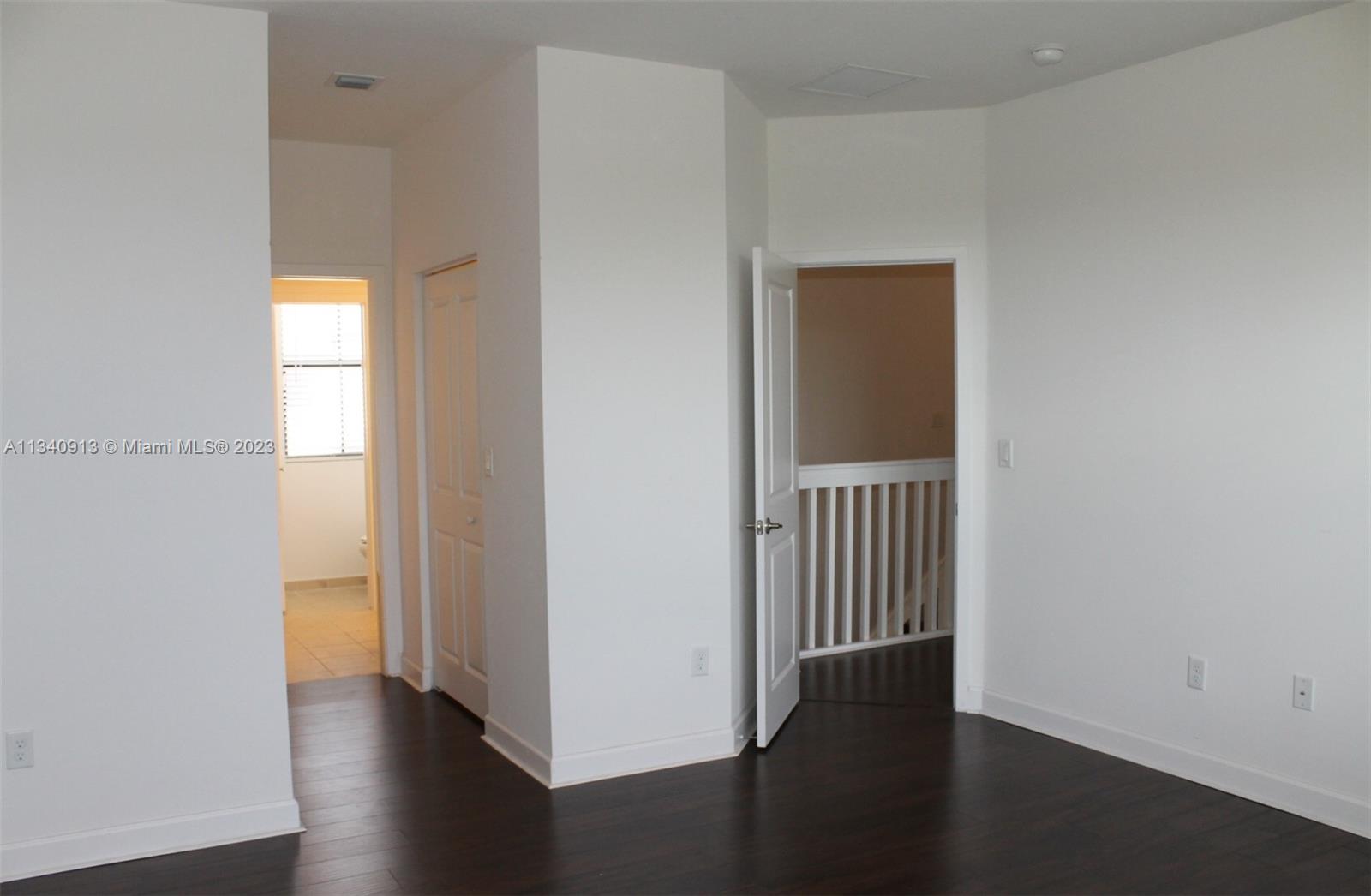 OAK HAMMOCK TOWNHOMES SUB - Residential