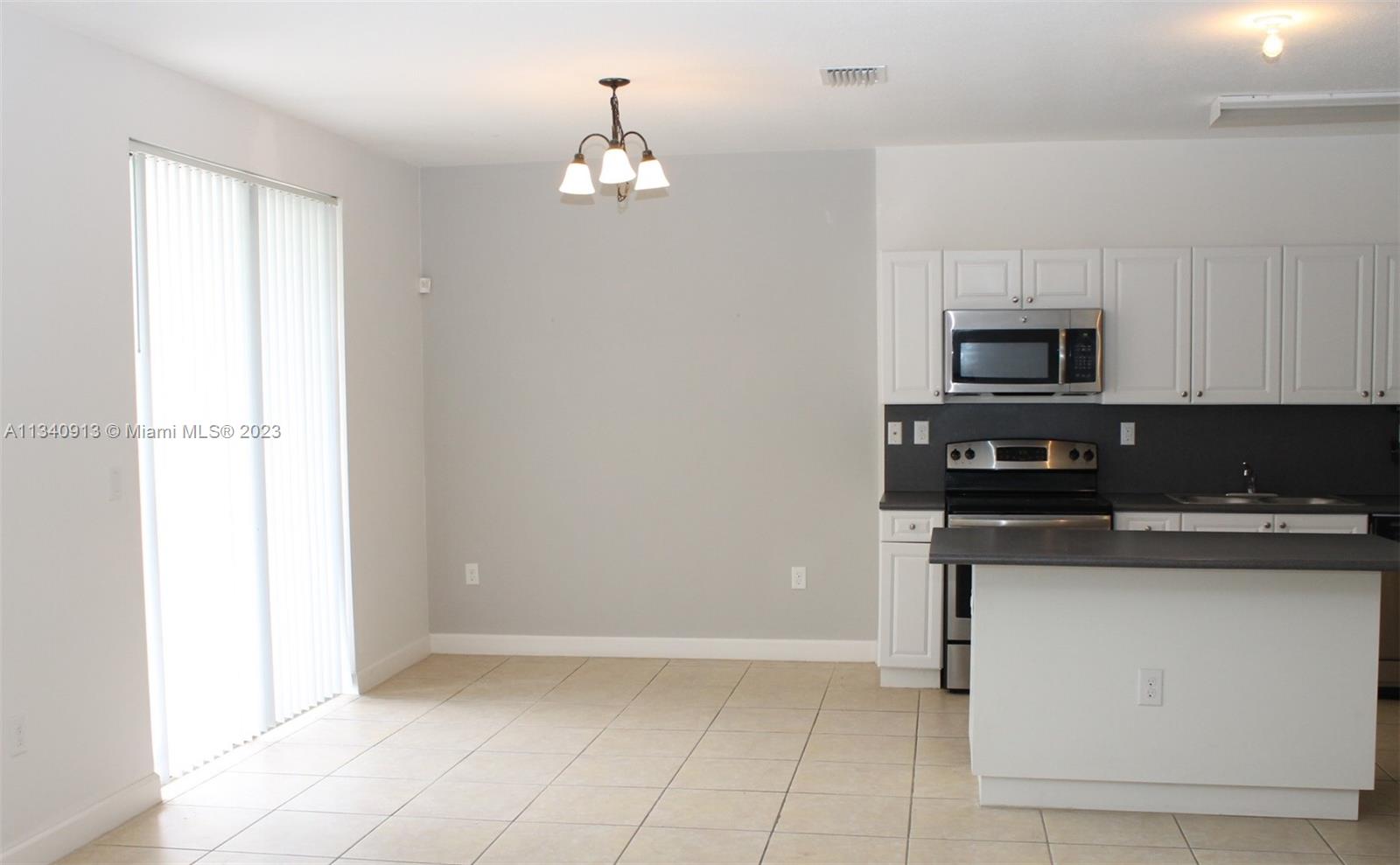 OAK HAMMOCK TOWNHOMES SUB - Residential