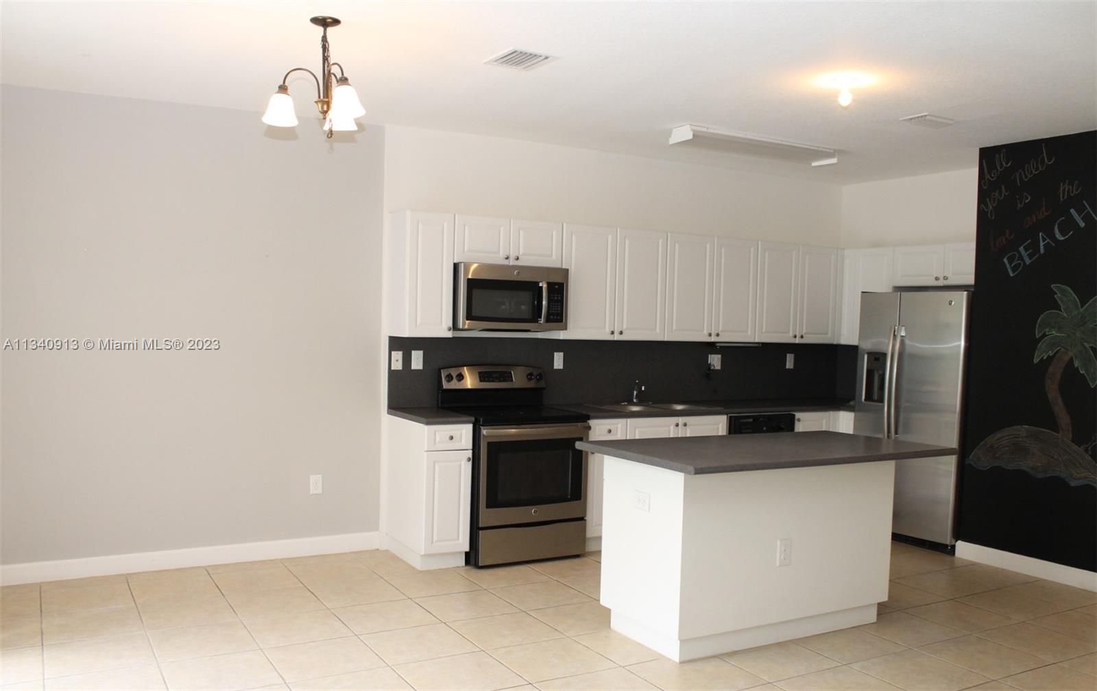 OAK HAMMOCK TOWNHOMES SUB - Residential