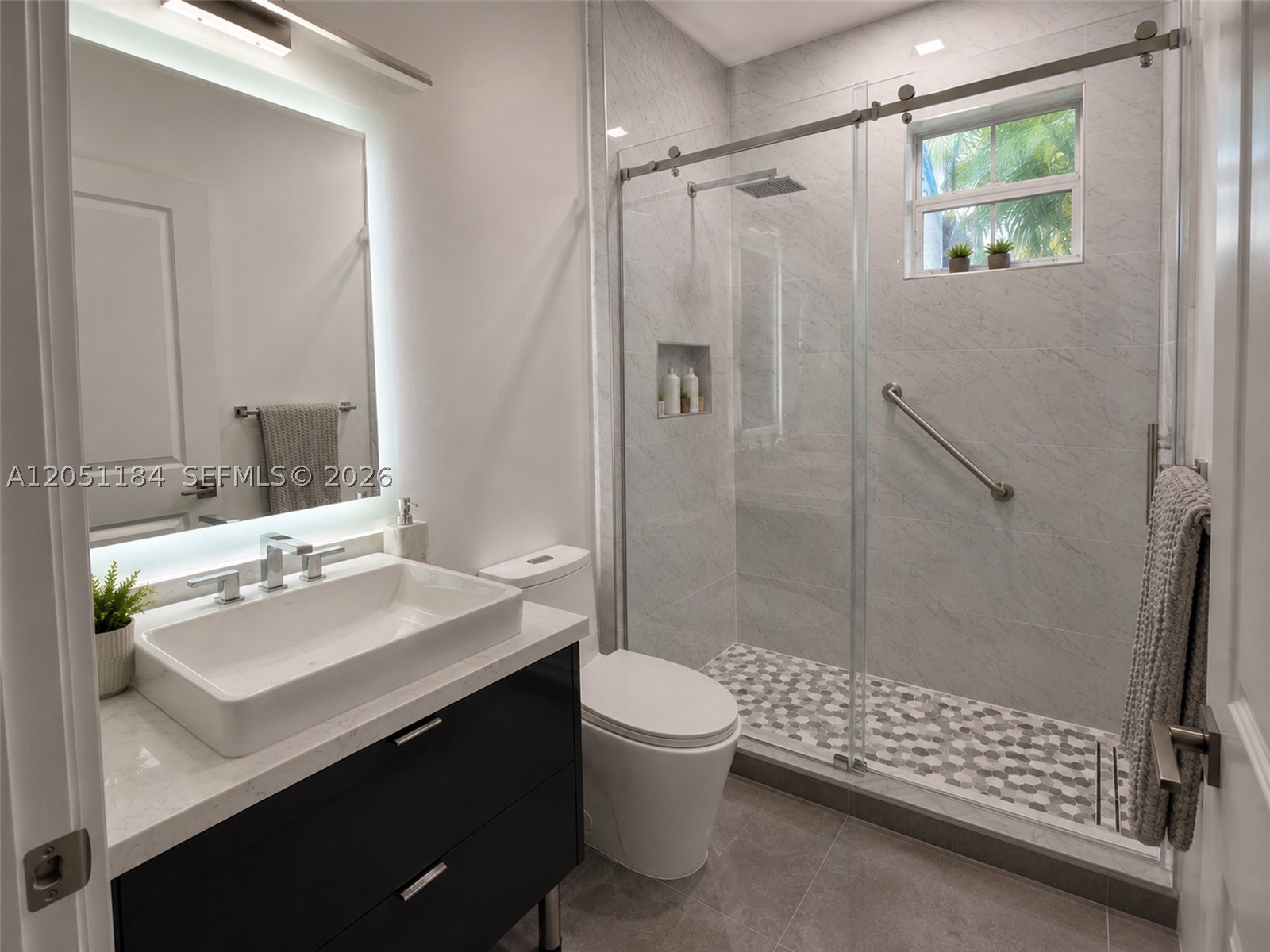 SAWGRASS LAKES - Residential Lease
