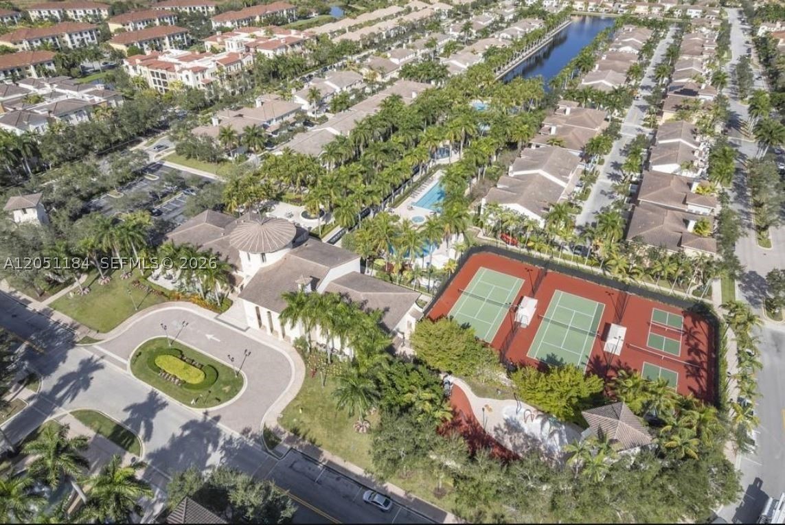 SAWGRASS LAKES - Residential Lease