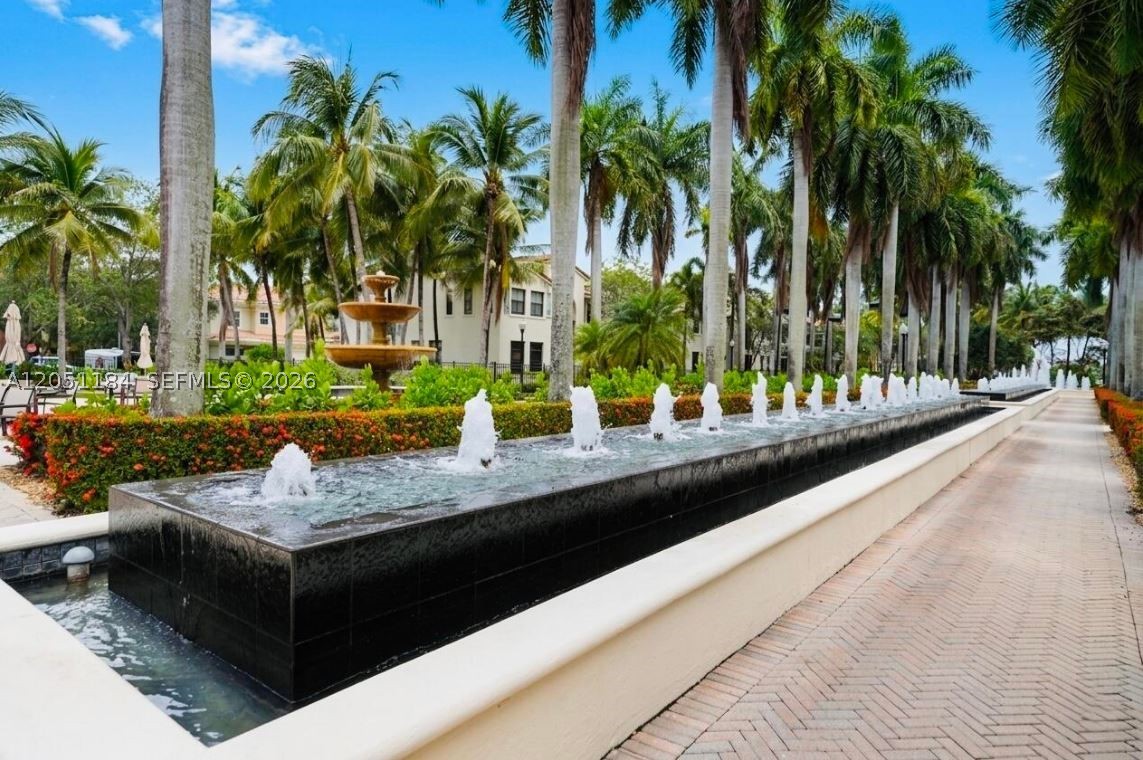 SAWGRASS LAKES - Residential Lease