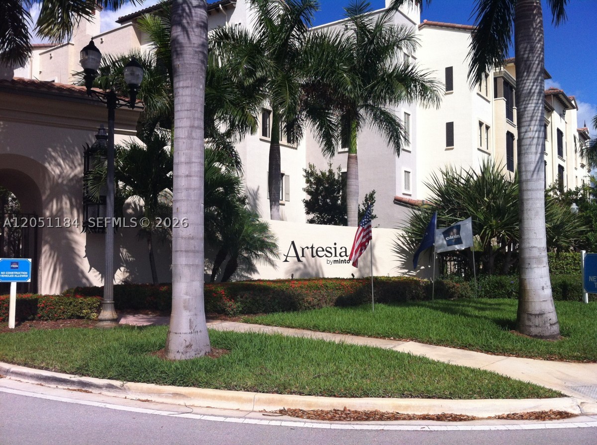 SAWGRASS LAKES - Residential Lease