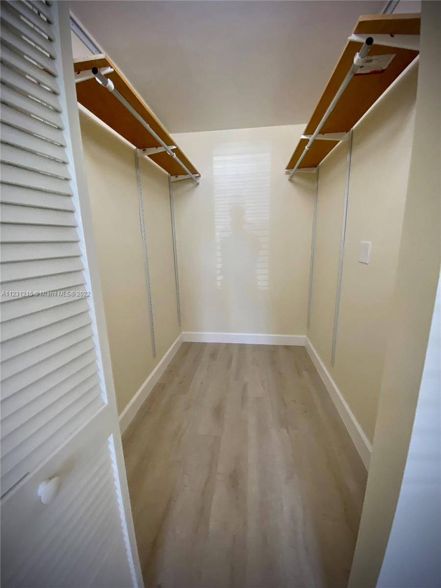 KENLAND WALK CONDO III - Residential Lease