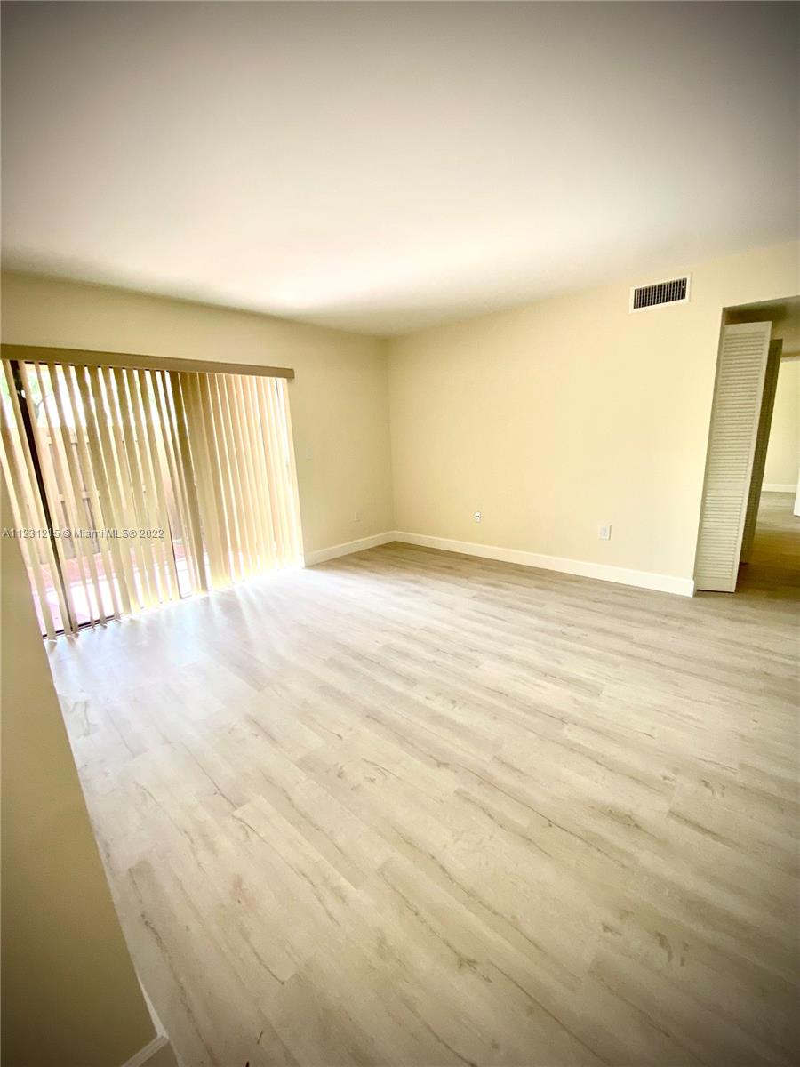 KENLAND WALK CONDO III - Residential Lease