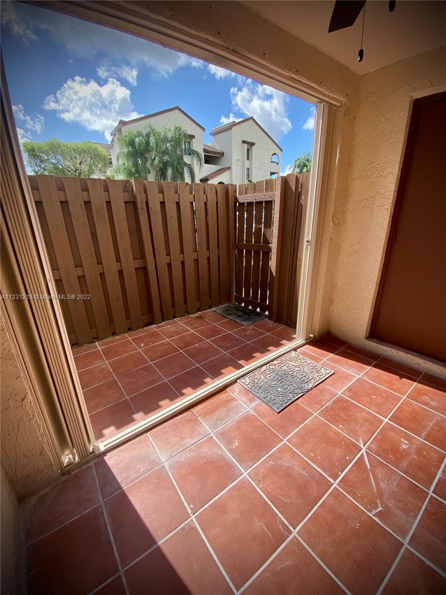KENLAND WALK CONDO III - Residential Lease