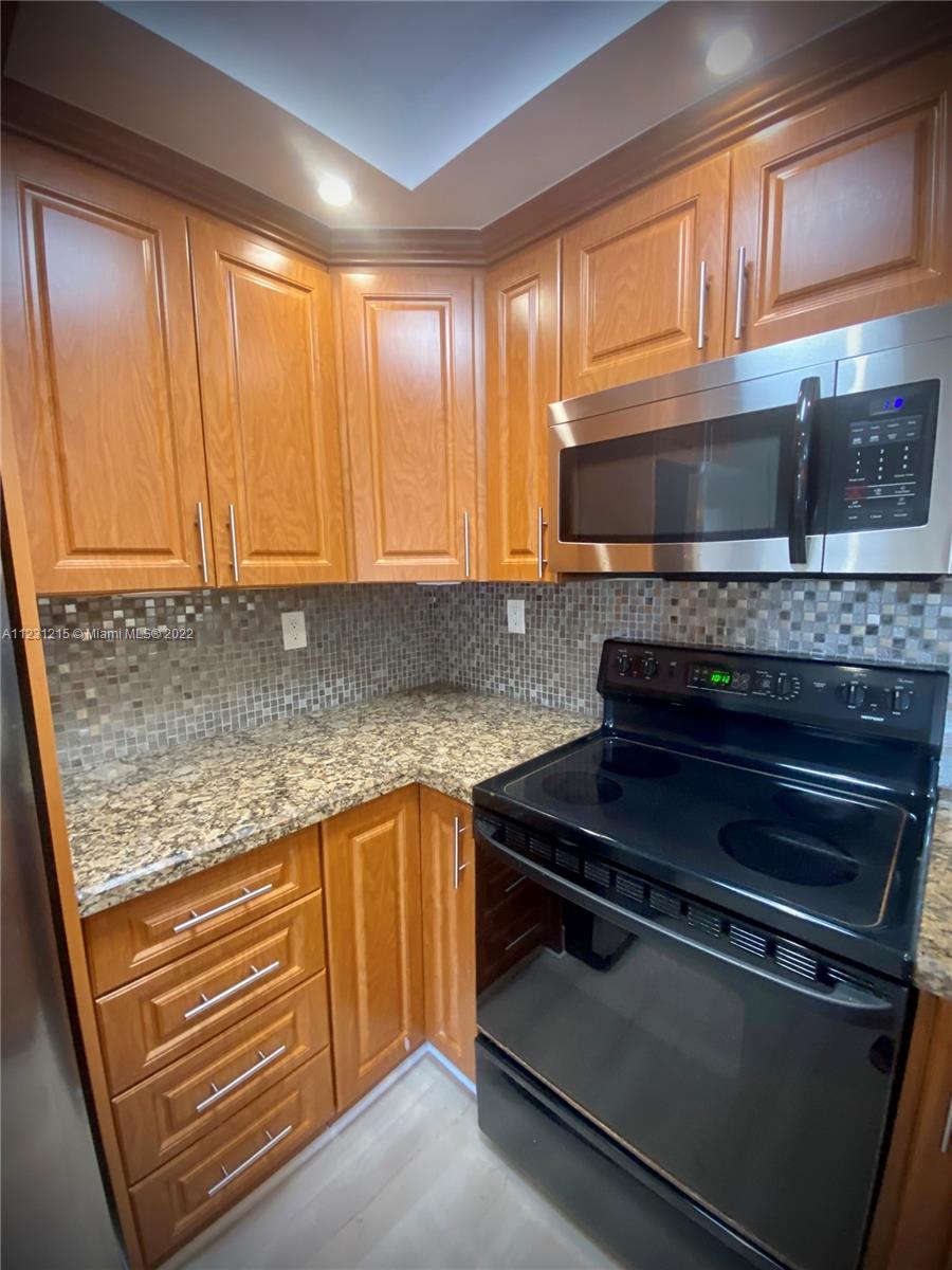 KENLAND WALK CONDO III - Residential Lease