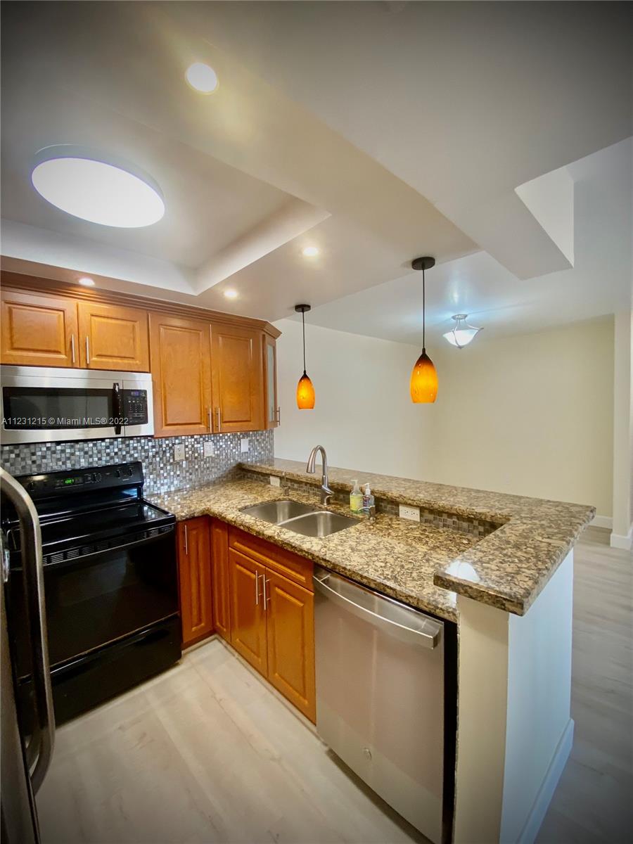 KENLAND WALK CONDO III - Residential Lease