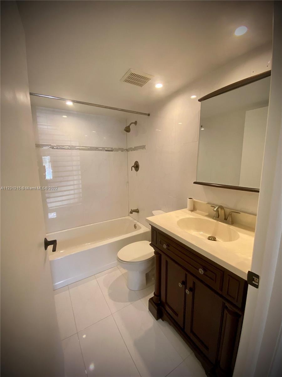 KENLAND WALK CONDO III - Residential Lease