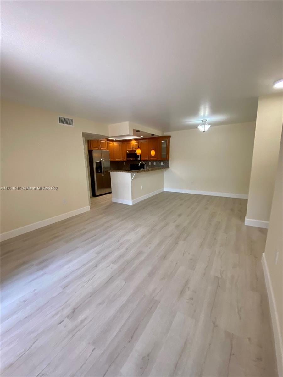 KENLAND WALK CONDO III - Residential Lease