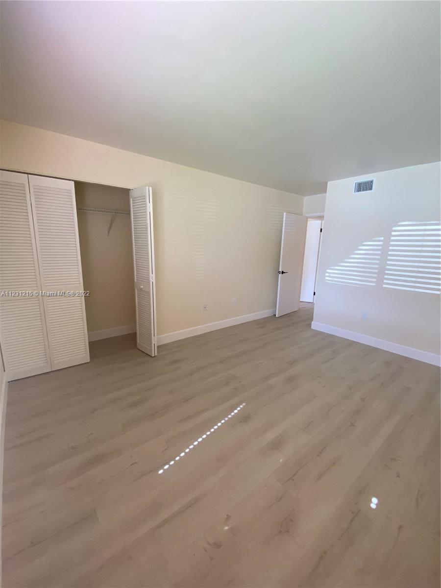KENLAND WALK CONDO III - Residential Lease