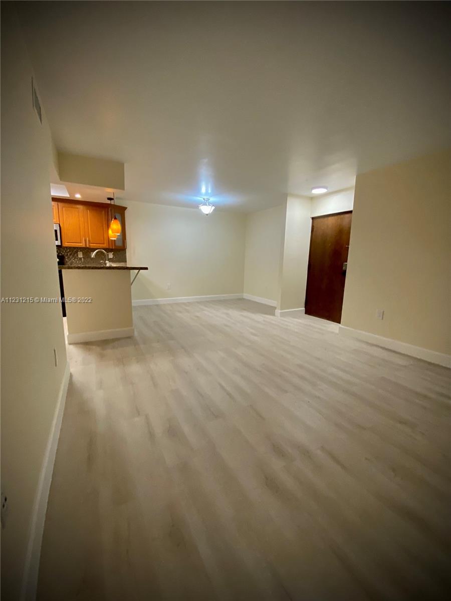KENLAND WALK CONDO III - Residential Lease