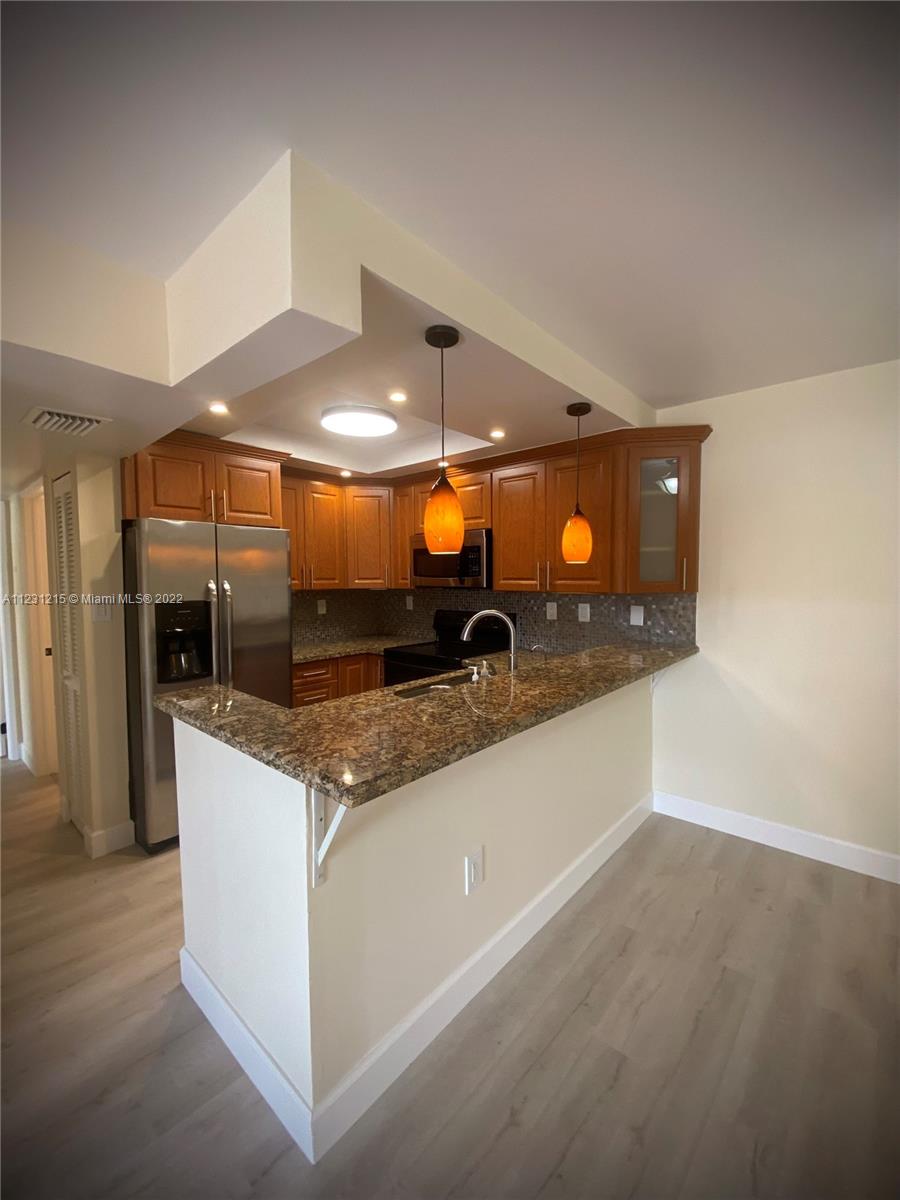 KENLAND WALK CONDO III - Residential Lease