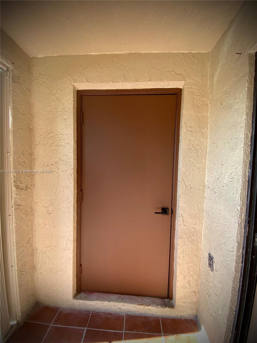 KENLAND WALK CONDO III - Residential Lease