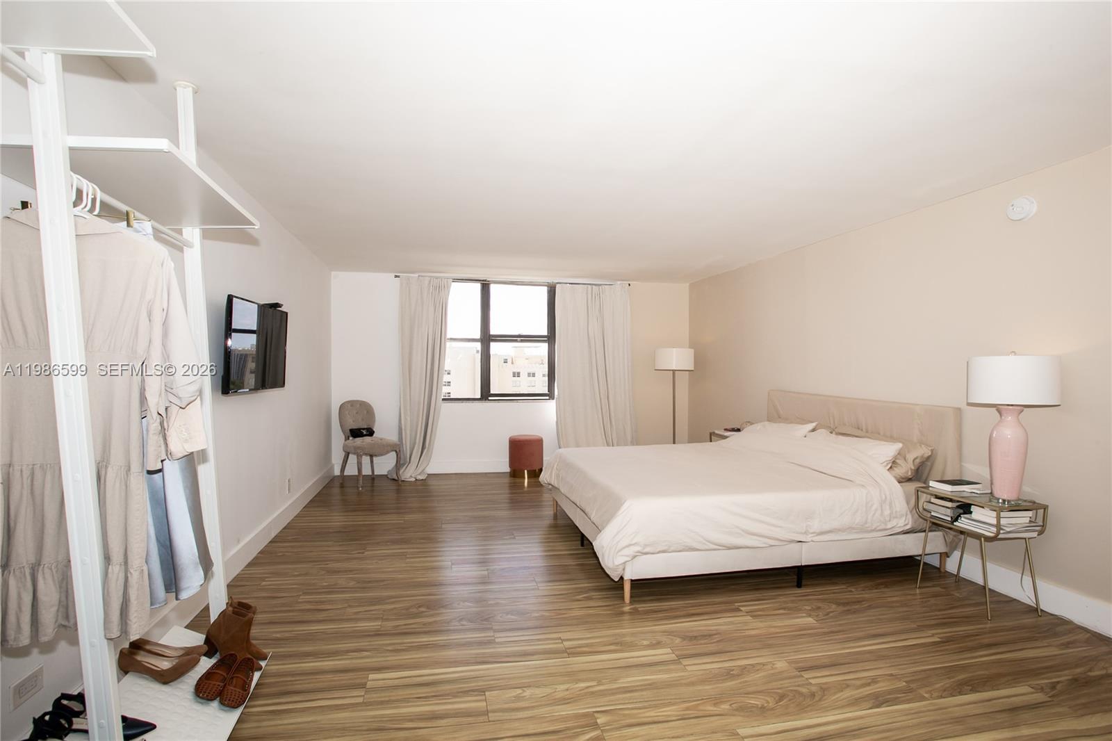 CRICKET CLUB CONDO - Residential