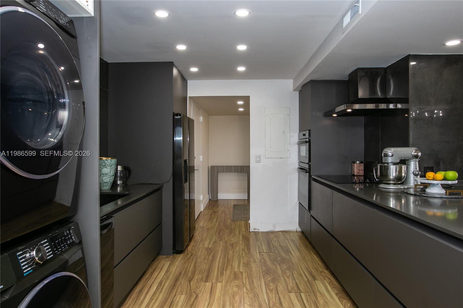 CRICKET CLUB CONDO - Residential