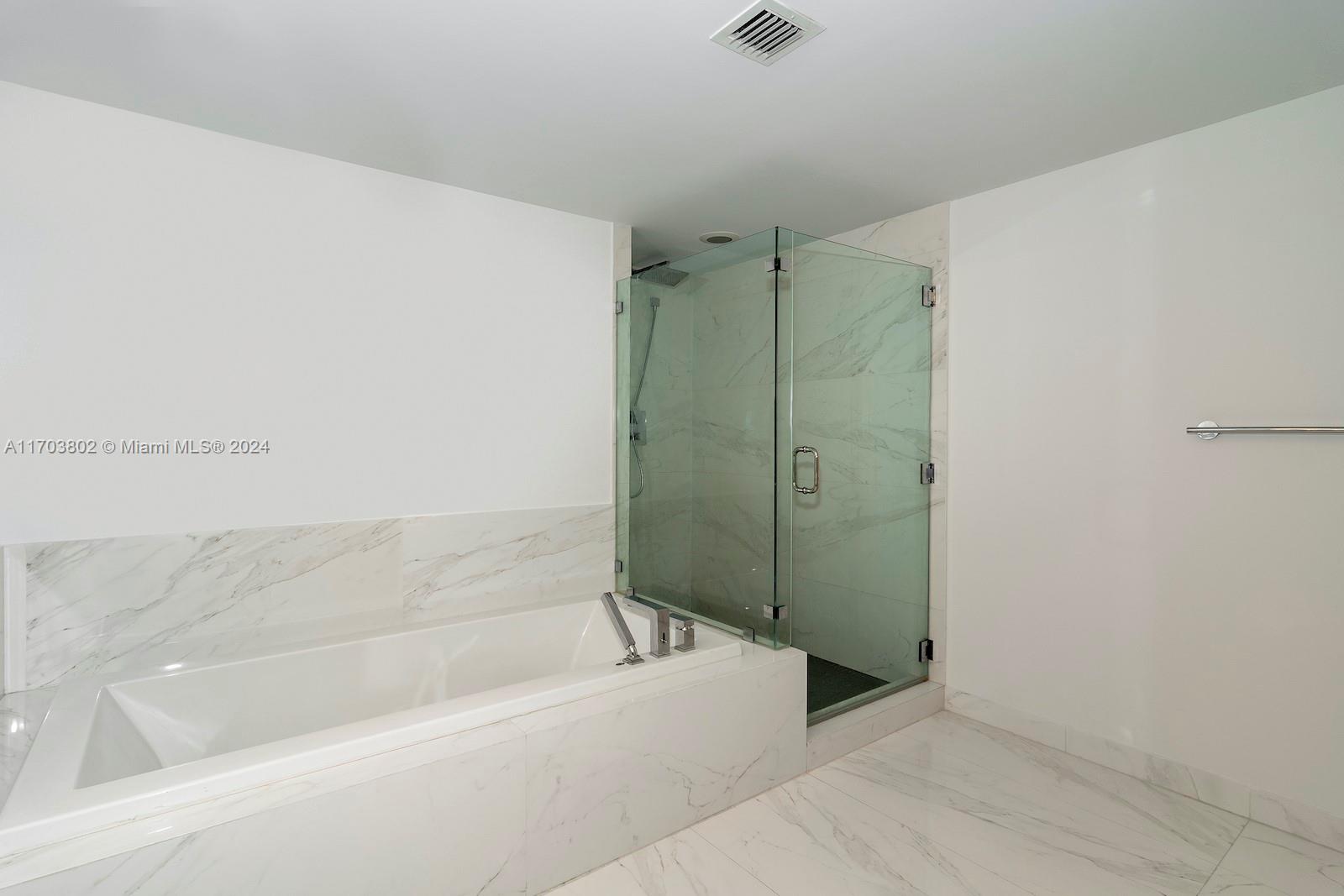 400 SUNNY ISLES CONDO EAS - Residential