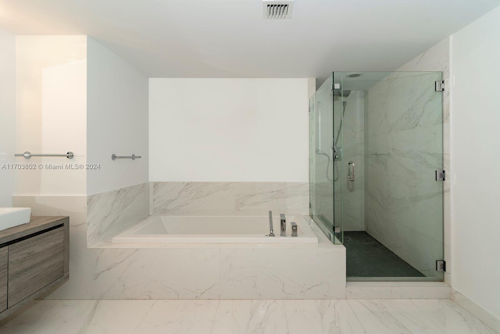 400 SUNNY ISLES CONDO EAS - Residential