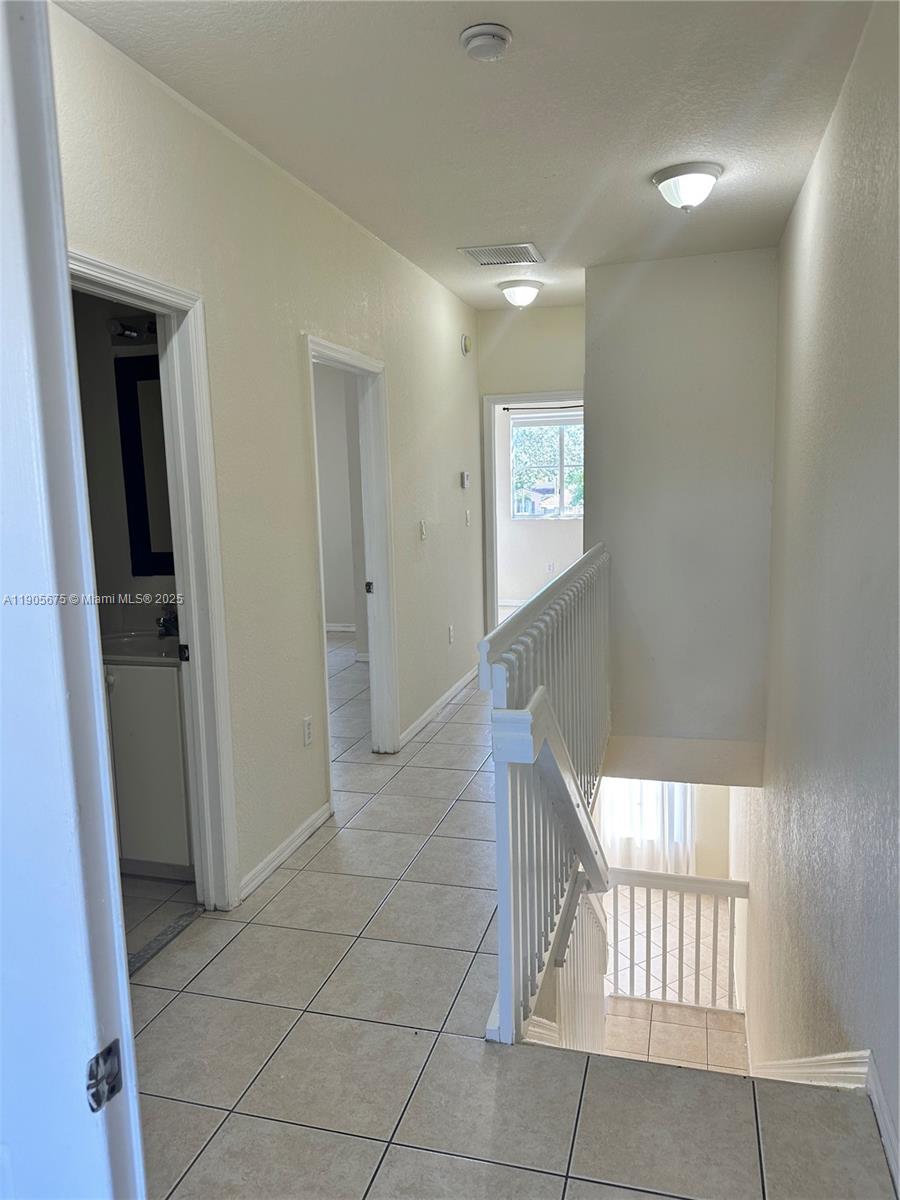 LEEWARD AT ISLANDS AT DOR - Residential Lease