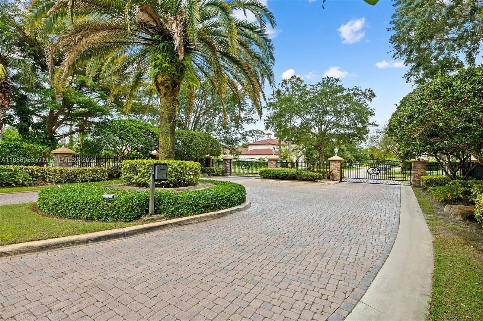 Estates of Pine Tree - Residential